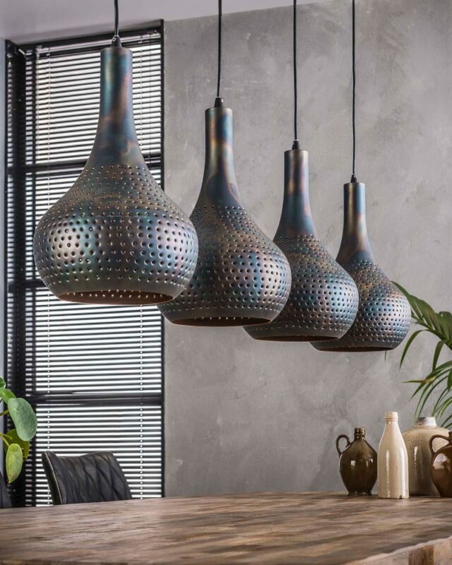 Suspension industrielle 4 lampes coniques 130x150 cm en métal
