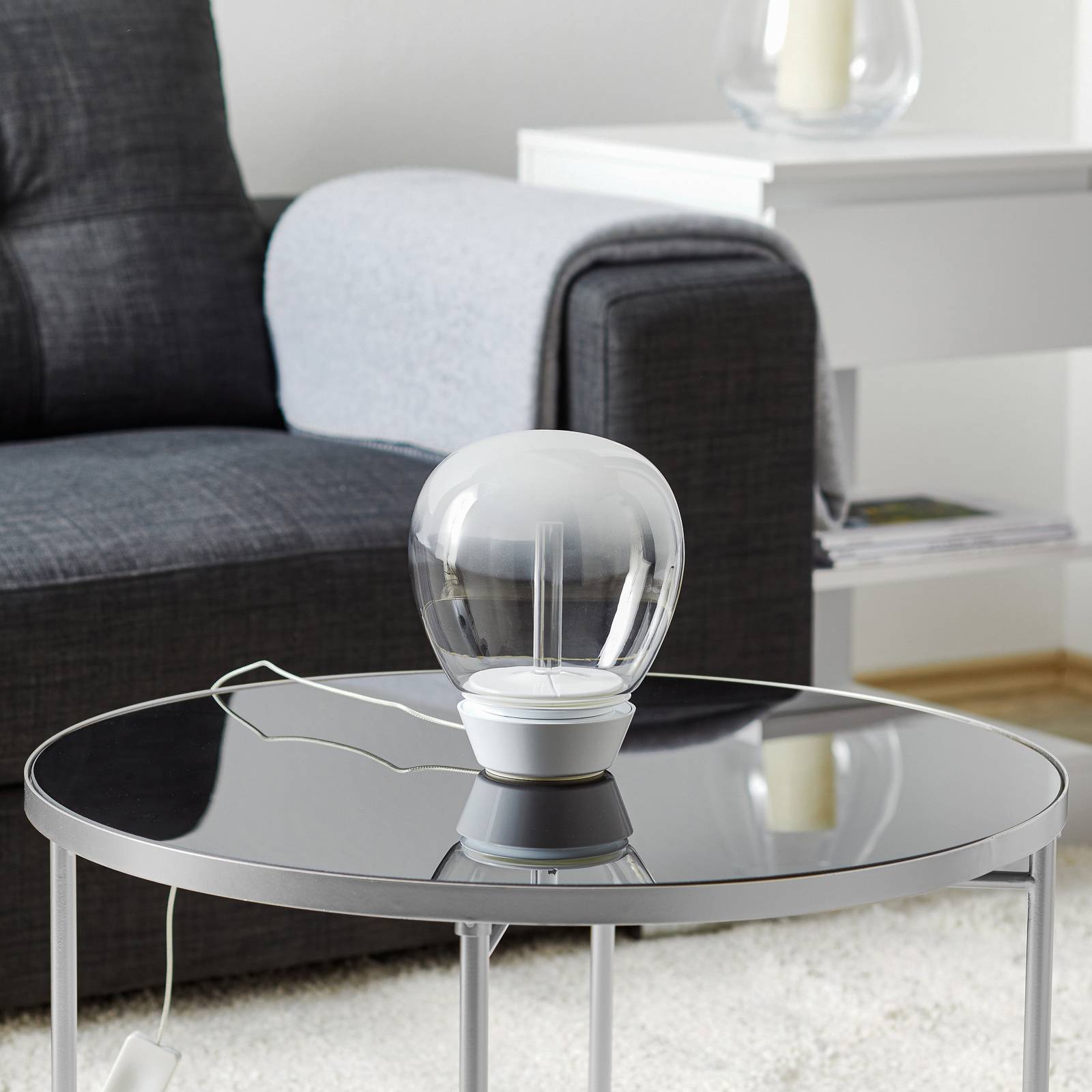 Lampe à poser Artemide Empatia avec diffuseur en verre soufflé et pied lumineux — vue 2