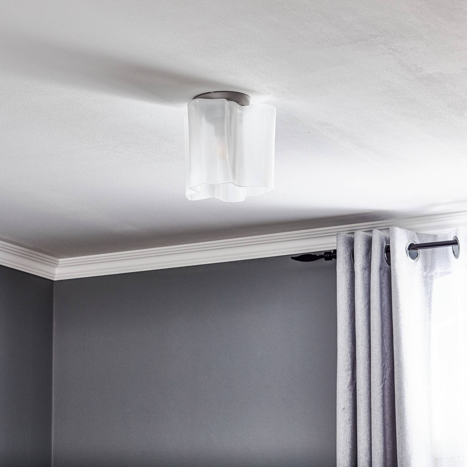 Artemide Logico Micro plafonnier en verre plissé, format carré compact — vue 3