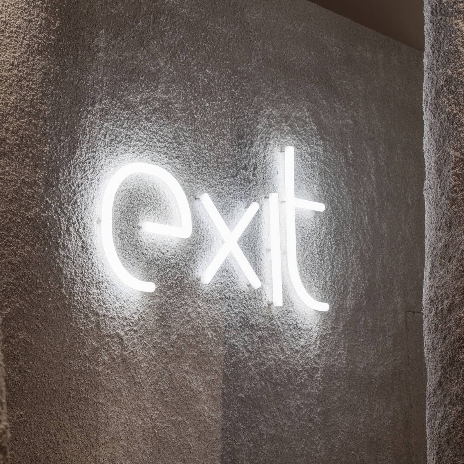 Applique Artemide Alphabet of Light X, lettre lumineuse murale pour composition graphique — vue 4