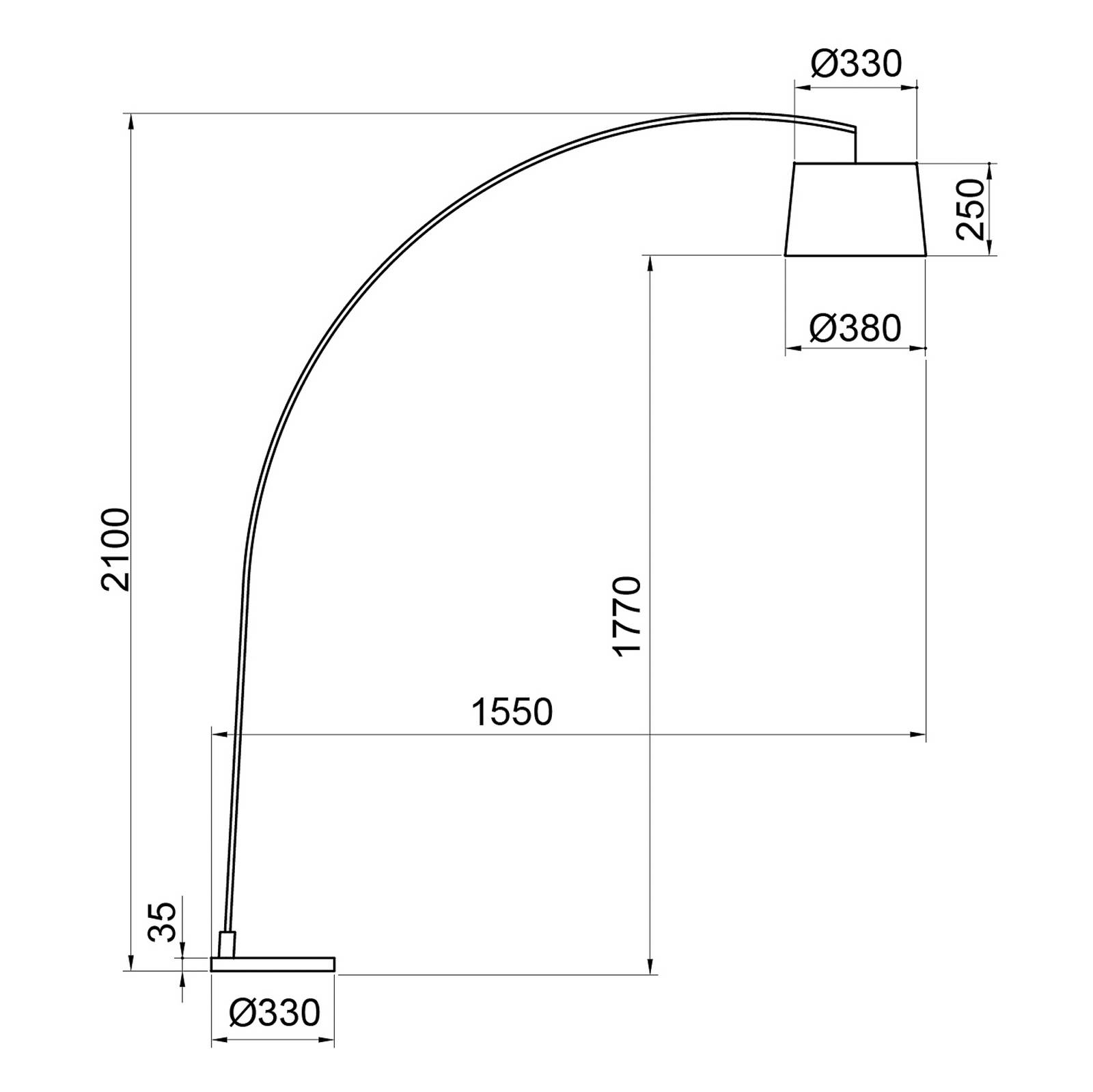 Lampadaire Aluminor Arc Is chromé avec grand arc près d’un canapé — vue 4