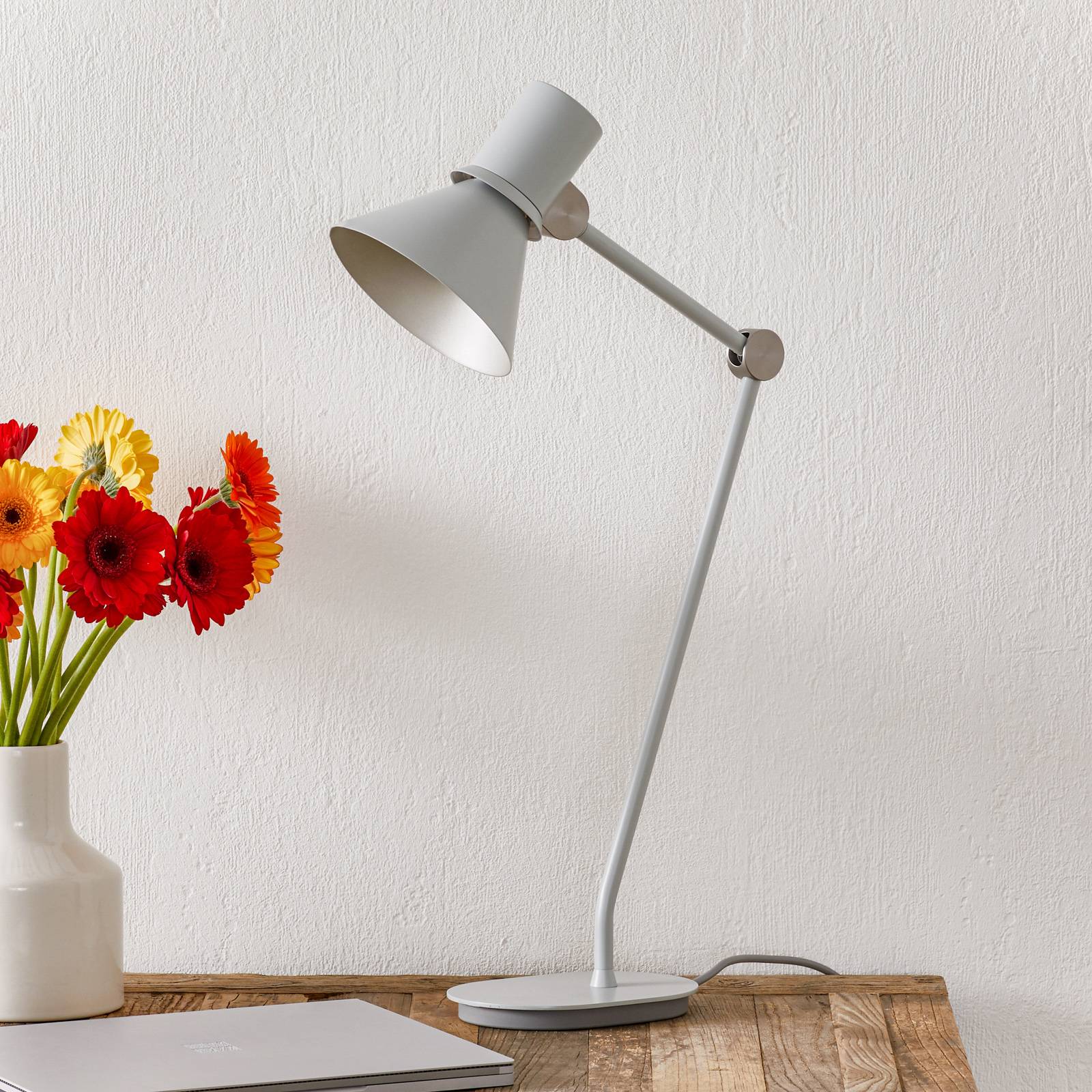 Lampe à poser Anglepoise Type 80 gris brume, tête orientable et lumière périphérique — vue 2