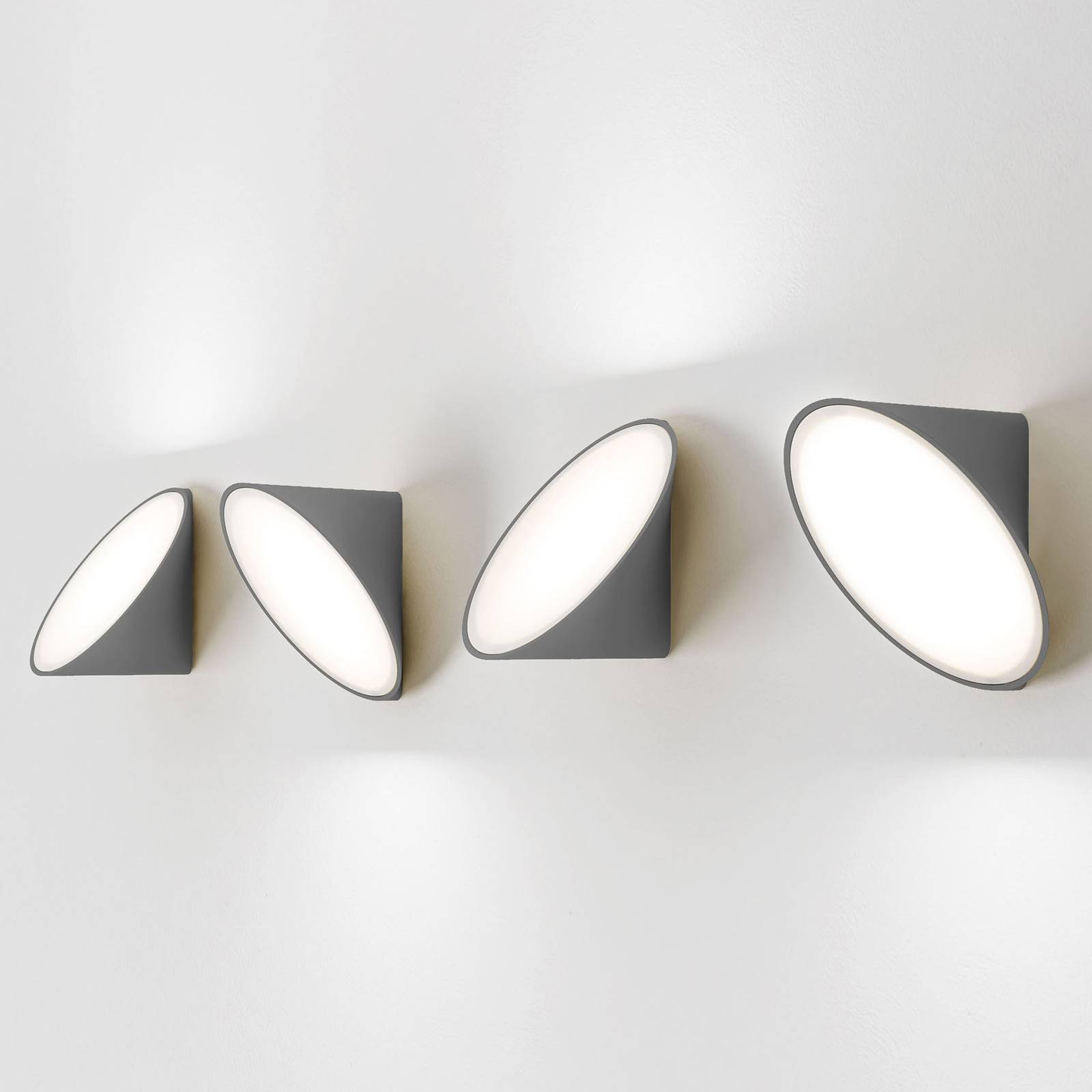 Applique LED Axolight Orchid gris foncé, silhouette conique et diffuseur opalescent