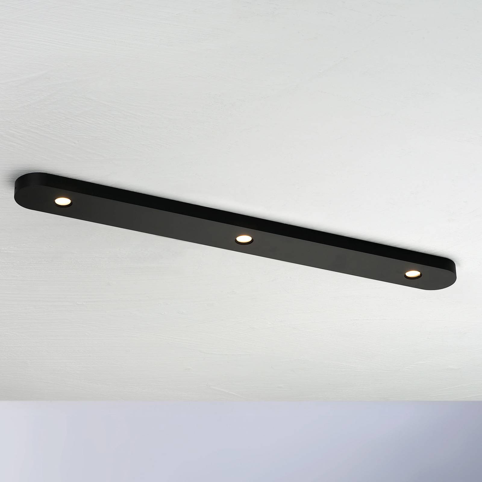 Plafonnier LED Bopp Close noir allongé à trois sources lumineuses intégrées