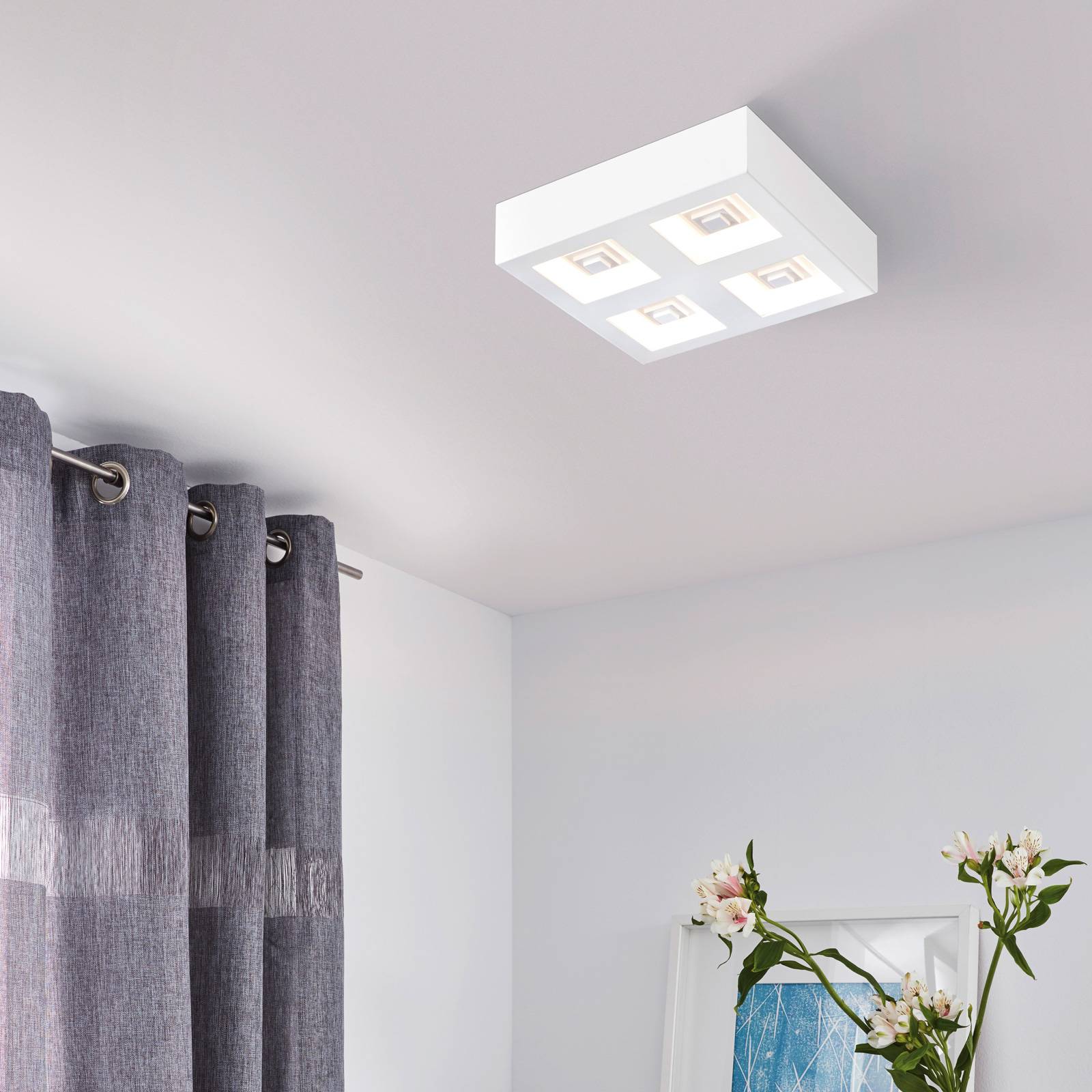 Plafonnier LED EGLO Ferreros carré en acier avec quatre sources lumineuses blanches — vue 2