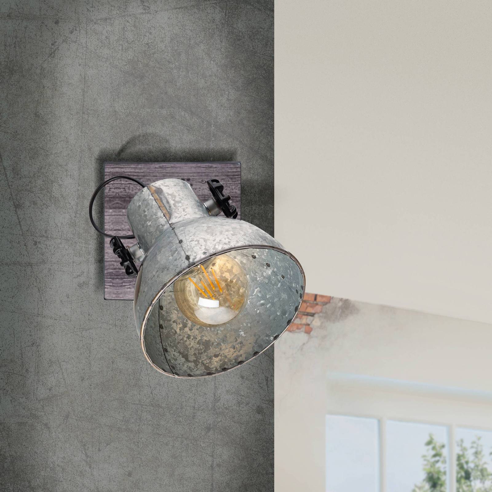 Plafonnier EGLO Barnstaple avec projecteur orientable et baldaquin en bois foncé — vue 3