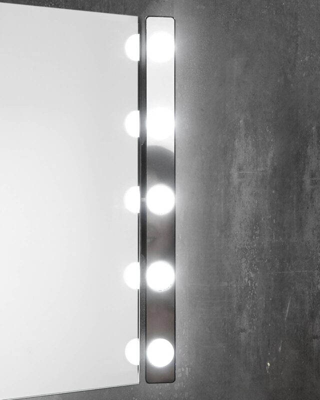 Applique miroir LED Hollywood à cinq diffuseurs ronds sur barre chromée