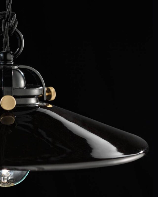 Suspension Ferroluce Edoardo en céramique noire brillante avec vis dorées