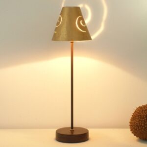 Lampe à poser Holländer Schneckenhut en fer doré aux motifs sculpturaux