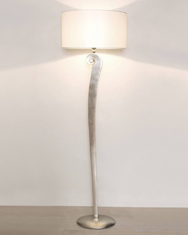 Lampadaire Holländer Lino avec pied argenté et abat-jour textile blanc