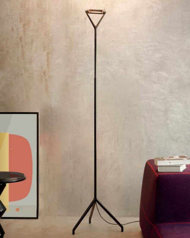 Lampadaire Luceplan Lola noir à tête orientable et pied tripode