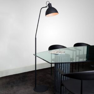 Lampadaire Shadi noir avec abat-jour orientable et interrupteur sur câble