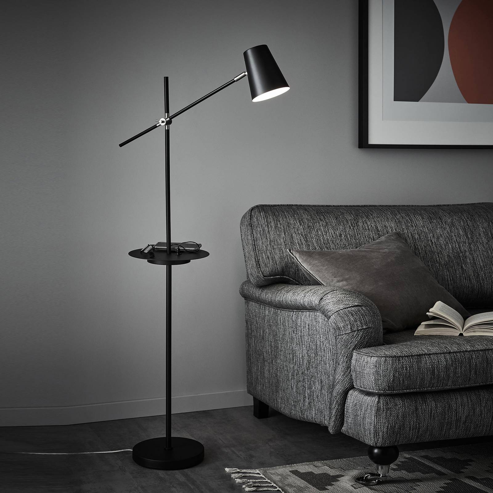 Lampadaire Markslöjd Linear noir avec chargeur USB pour intérieur