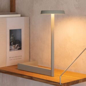 Lampe à poser Vibia Flat verte, silhouette graphique et lumière LED douce