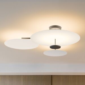 Plafonnier LED Vibia Flat blanc à disques métalliques superposés au plafond