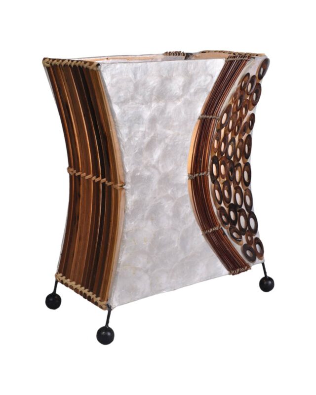 Lampe à poser Wayan en coquillages et bambou, façonnée à Bali
